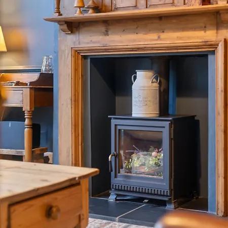 Hébergement de vacances Gorgeous Victorian Town-house In With Parking - Pass The Keys *