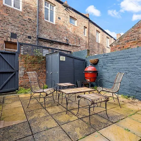Hébergement de vacances Gorgeous Victorian Town-house In With Parking - Pass The Keys *