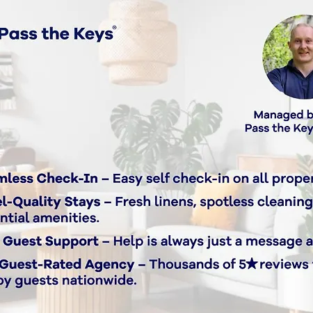 Gorgeous Victorian Town-house In With Parking - Pass The Keys *