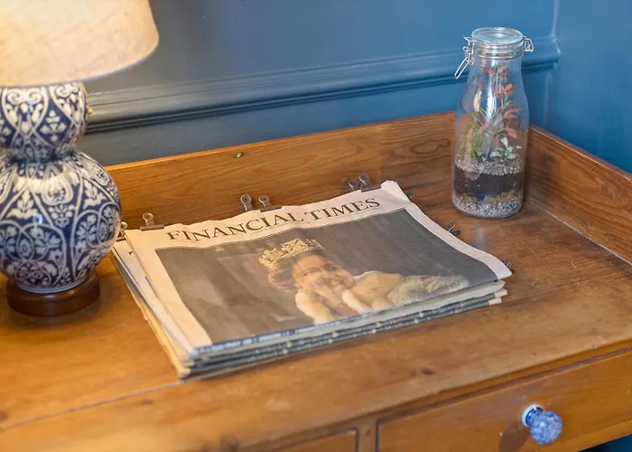 Semesterbostad Gorgeous Victorian Town-house In With Parking - Pass The Keys