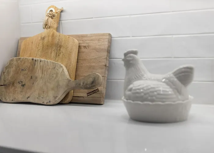 Semesterbostad Gorgeous Victorian Town-house In With Parking - Pass The Keys *