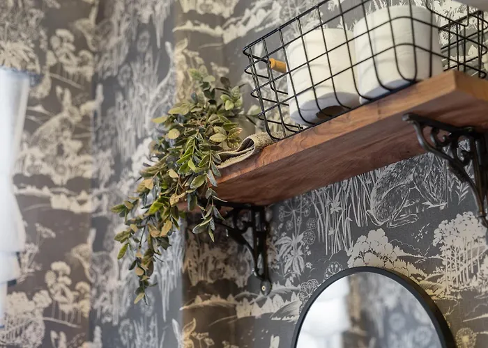 Gorgeous Victorian Town-house In With Parking - Pass The Keys Casa vacanze *