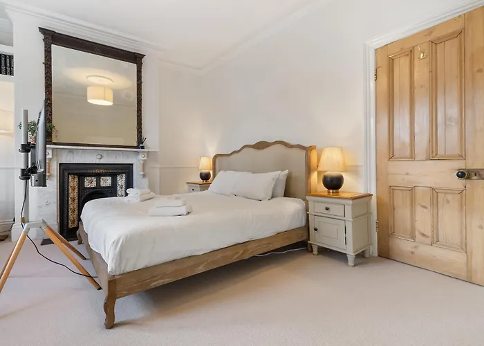 Gorgeous Victorian Town-house In With Parking - Pass The Keys Semesterbostad York