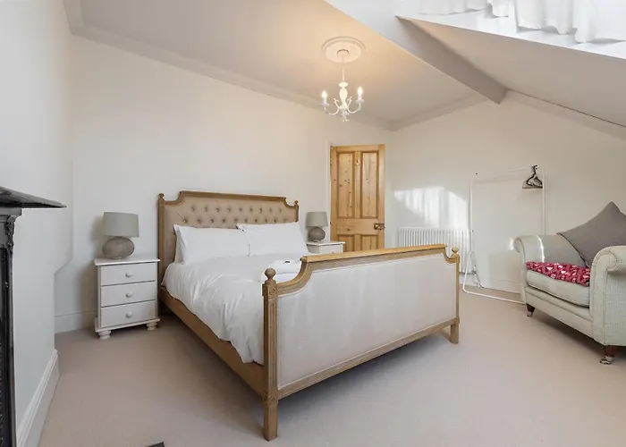 Casa vacanze Gorgeous Victorian Town-house In With Parking - Pass The Keys *