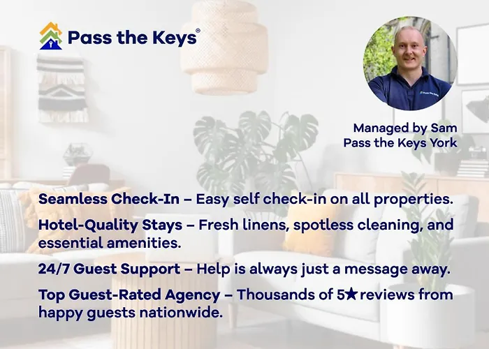 Gorgeous Victorian Town-house In With Parking - Pass The Keys *