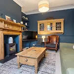 Gorgeous Victorian Town-house In With Parking - Pass The Keys York