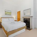 Gorgeous Victorian Town-house In With Parking - Pass The Keys * York