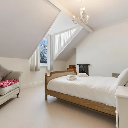 Gorgeous Victorian Town-house In With Parking - Pass The Keys York
