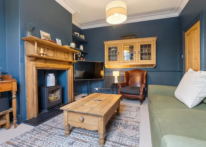 Gorgeous Victorian Town-house In With Parking - Pass The Keys York