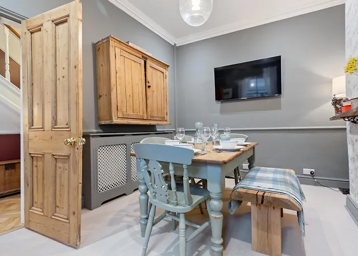 Holiday home Gorgeous Victorian Town-house In With Parking - Pass The Keys