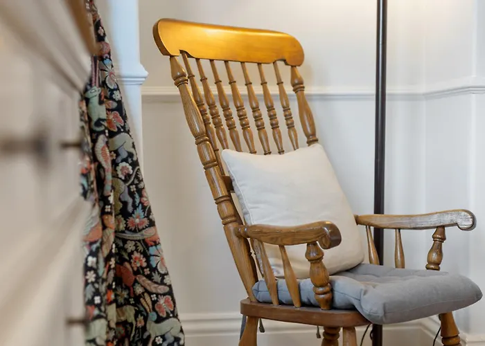 Gorgeous Victorian Town-house In With Parking - Pass The Keys * York